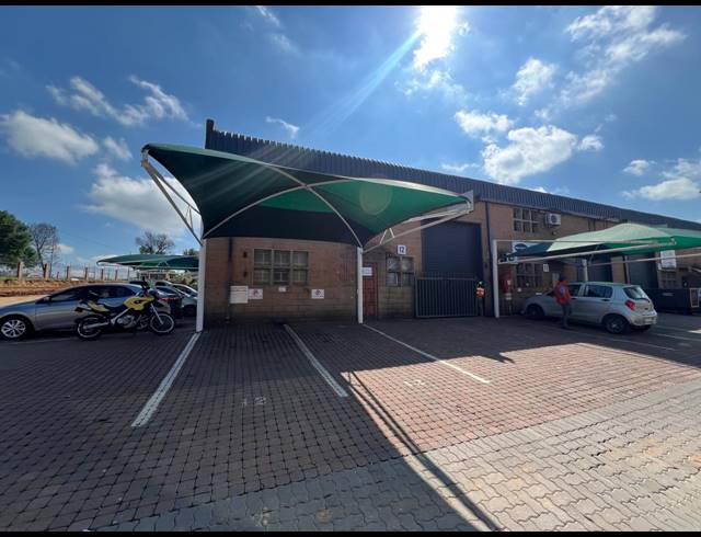 279M² WAREHOUSE TO LET IN LASER PARK